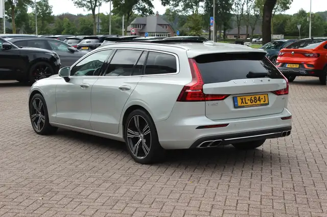 Volvo V60 view 3