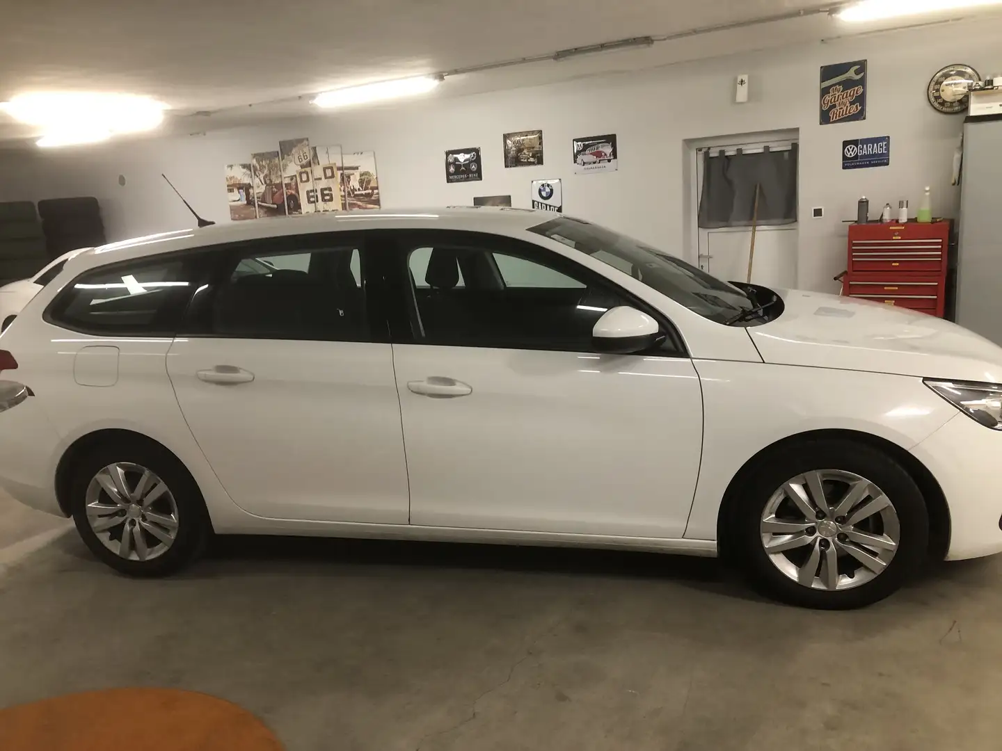 Peugeot 308 SW 1,2 PureTech 110 Access S&S Weiß - 2