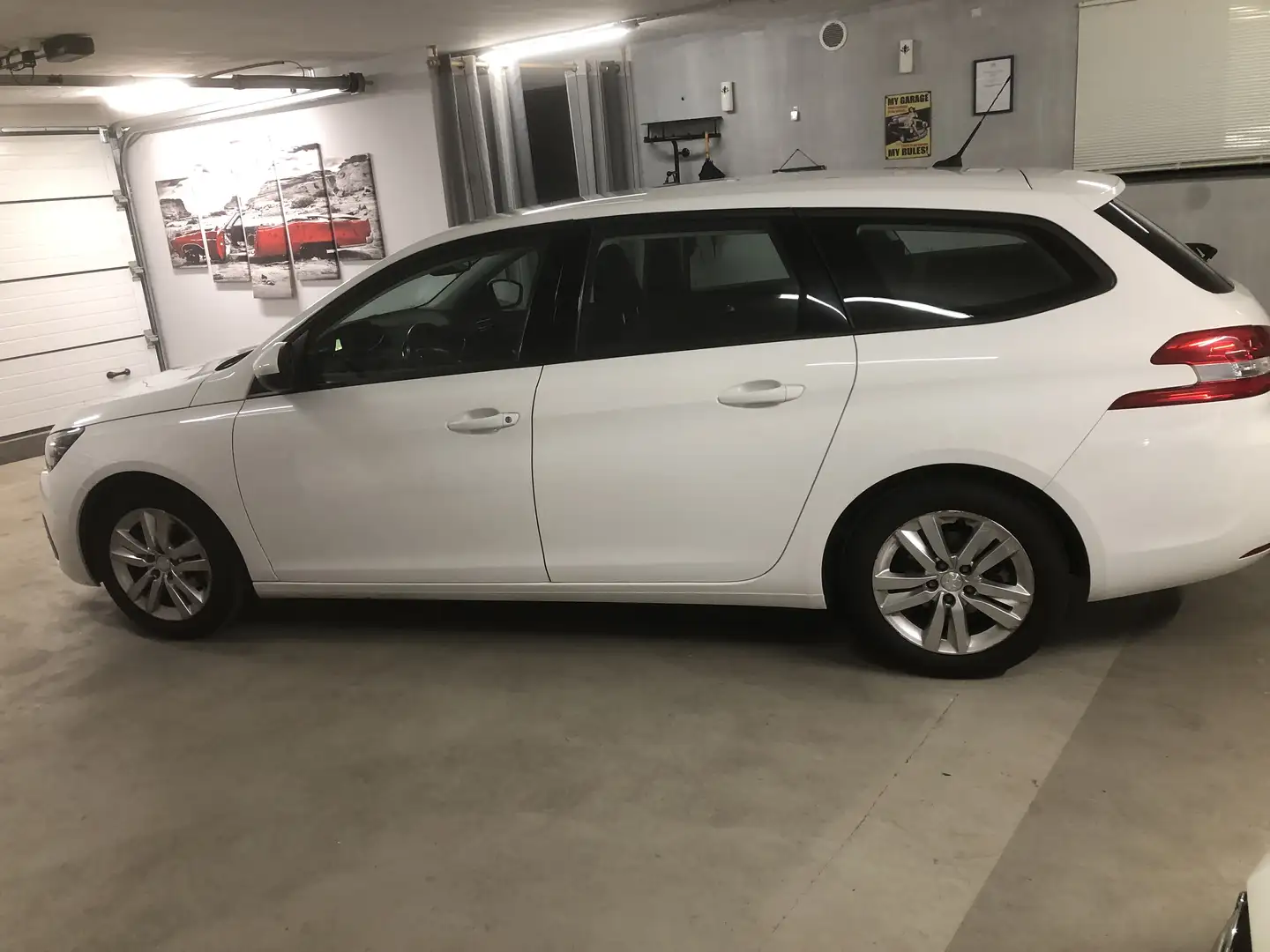Peugeot 308 SW 1,2 PureTech 110 Access S&S Weiß - 1