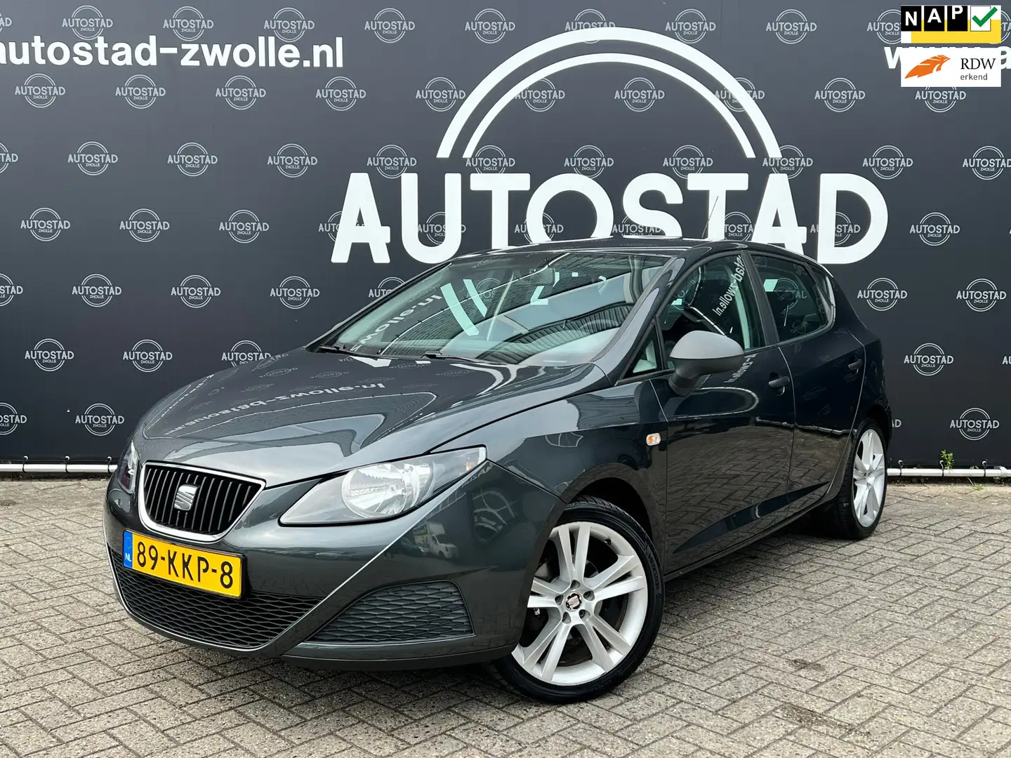 SEAT Ibiza 1.2 Club NL-Auto / 2e Eigenaar / NAP / Airco / APK Gris - 1