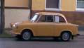Trabant P60 Oldteimer für Fans von Zweitaktmotoren! Das Fahrzeug ist nicht fahrbereit, da Jahre außer Betrieb. Papiere vorhanden! Gelb - thumbnail 12