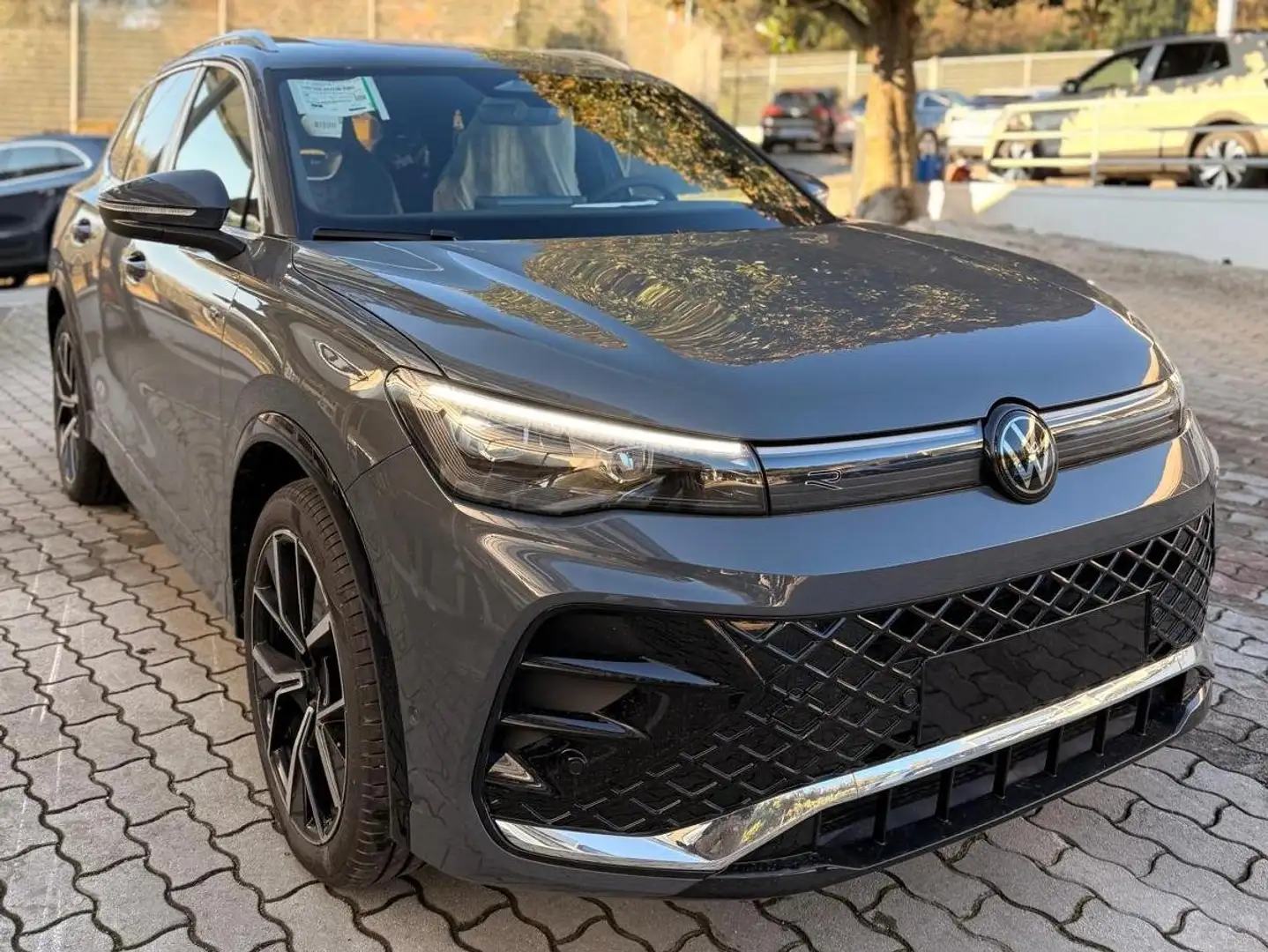 Volkswagen Tiguan Tiguan 1.5 e-tsi R-Line Plus 150cv dsg Grau - 1