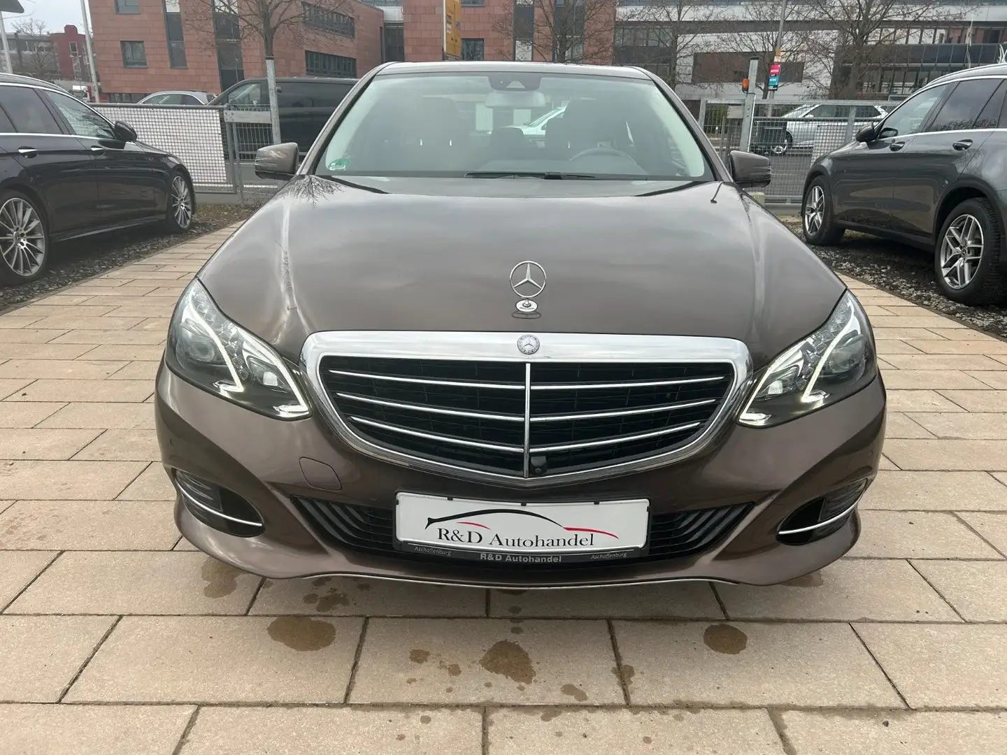 Mercedes-Benz E 250 CGI BlueEfficiency Navi 360°Kamera Automa Коричневий - 2