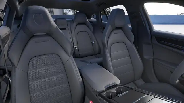 Porsche Panamera view 9