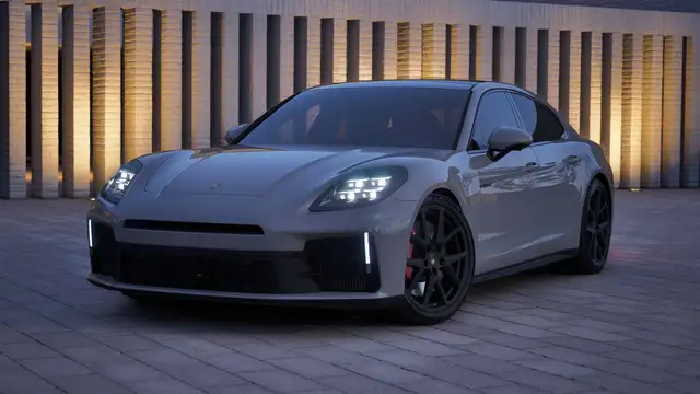 Porsche Panamera view 11