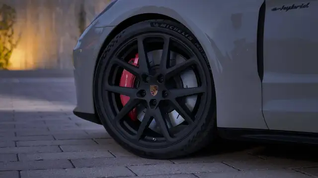 Porsche Panamera view 12