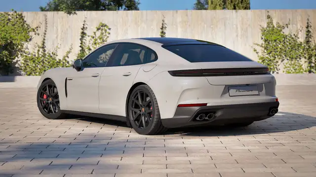 Porsche Panamera view 4