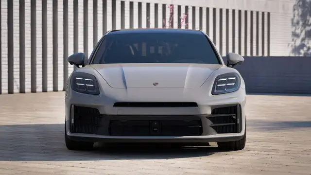Porsche Panamera view 6