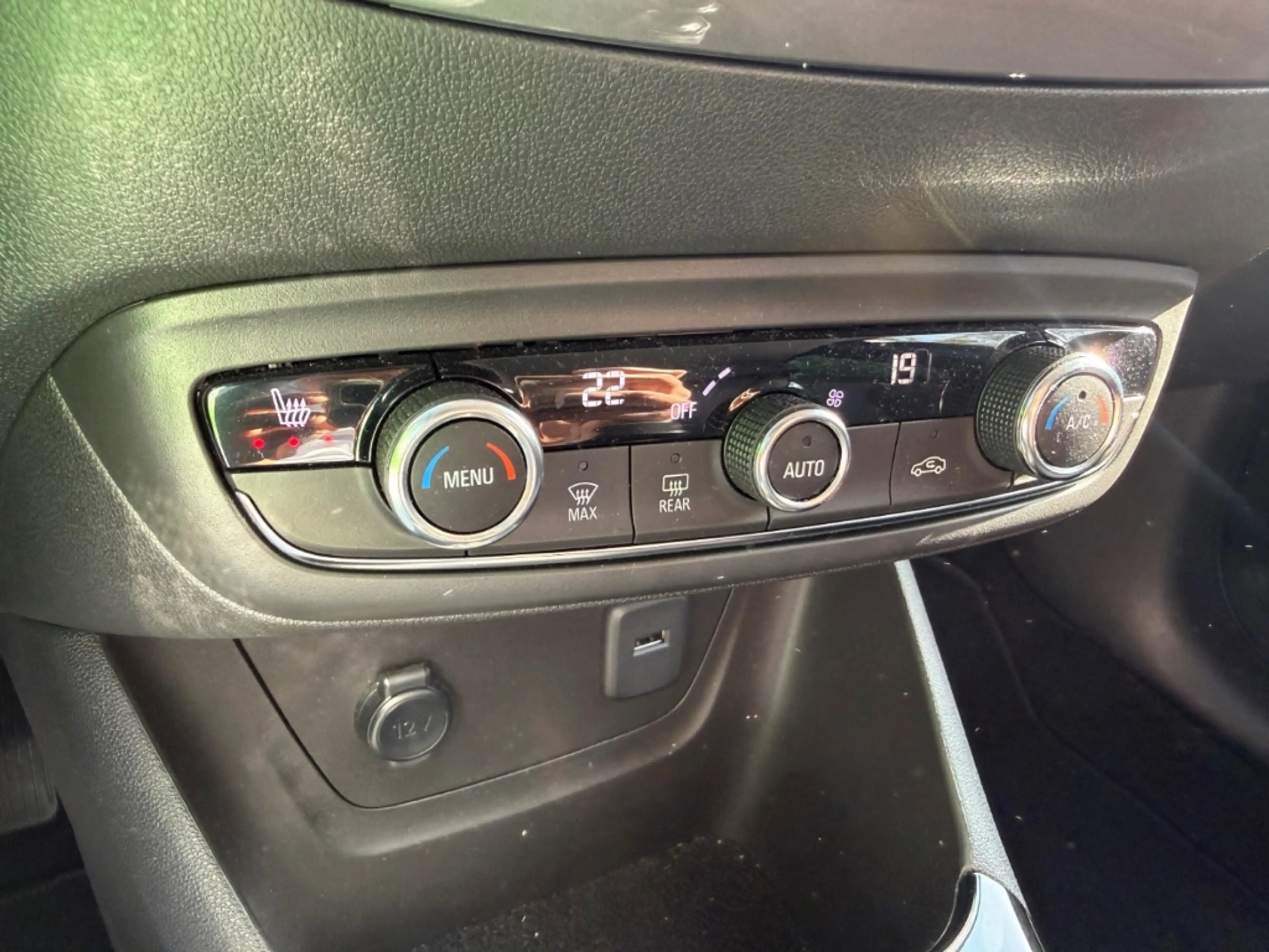 Opel Crossland Elegance 1.2 Turbo SHZ+LHZ+Kamera+AHK — photo 14