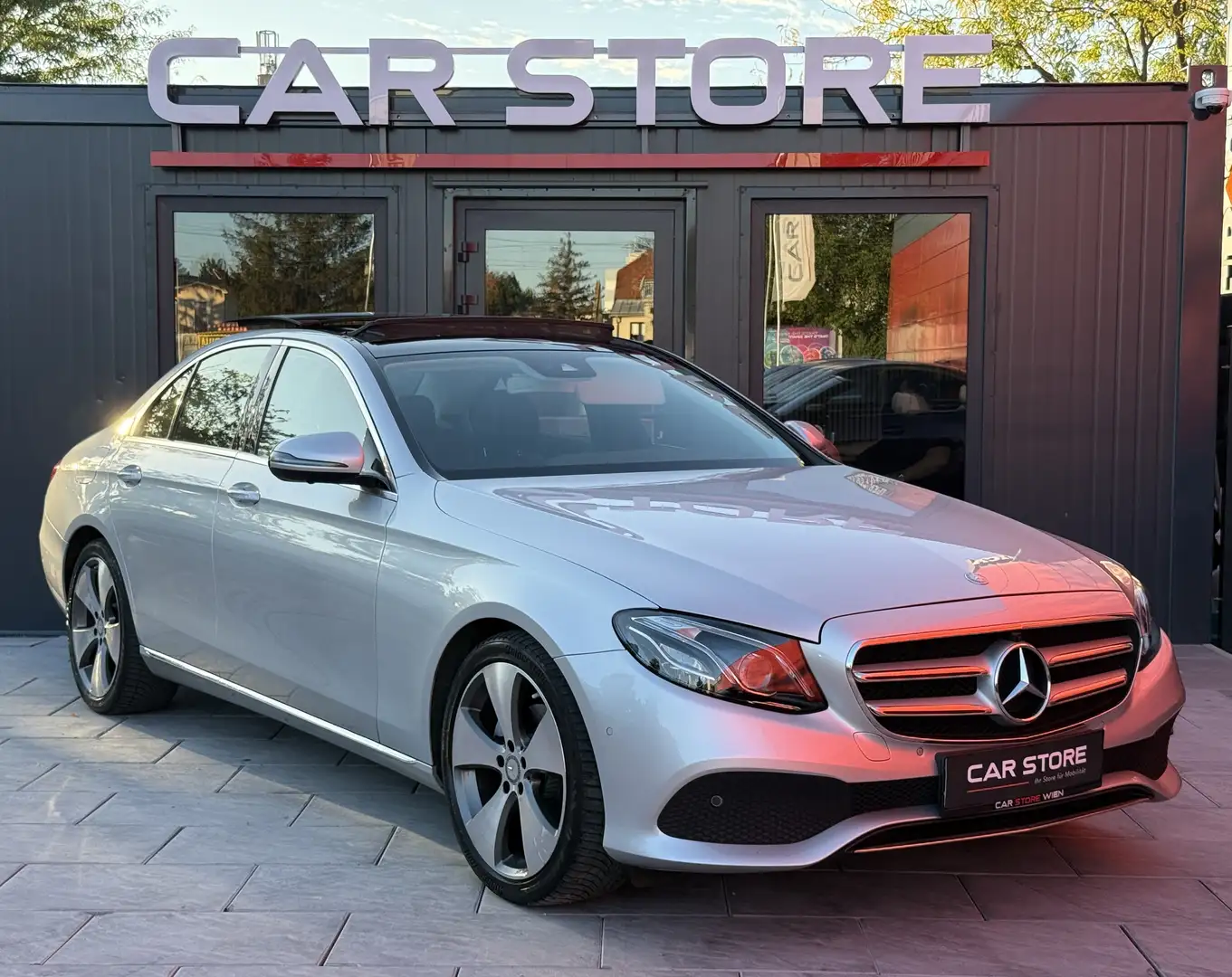Mercedes-Benz E 220 d|Avantgarde|Pano|Navi|Multibeam|360°|Totwinkel Grau - 1
