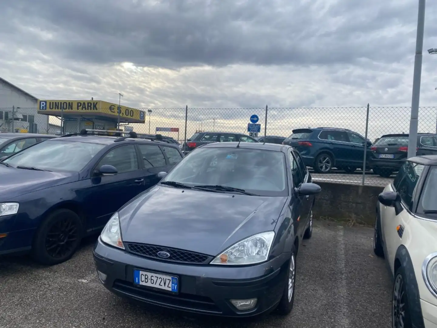 Ford Focus 1.6i 16V cat 5p. Ambiente Grigio - 1
