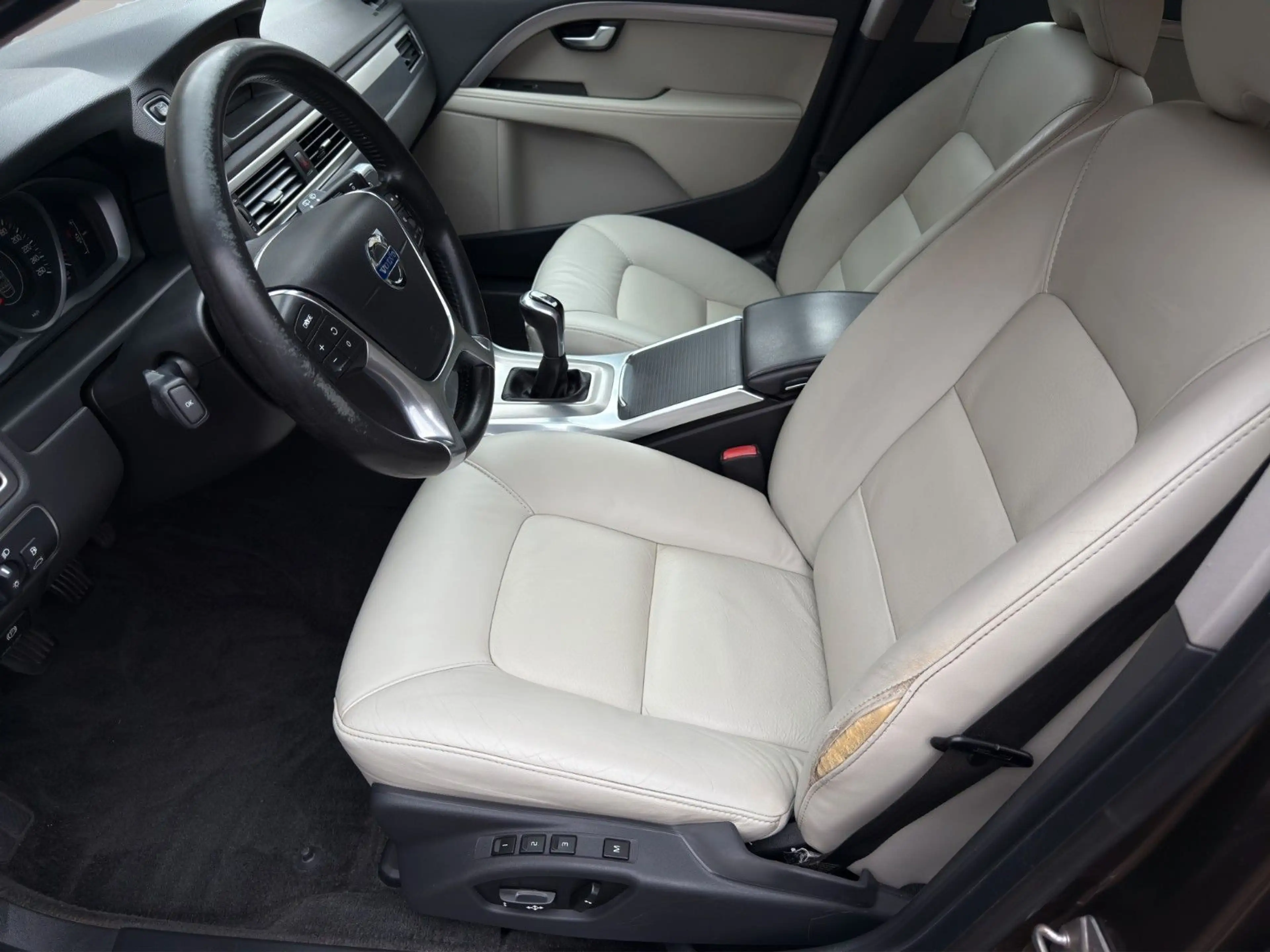 Volvo V70 D4 Summum *2.Hand*Memory-Sitze* — photo 9