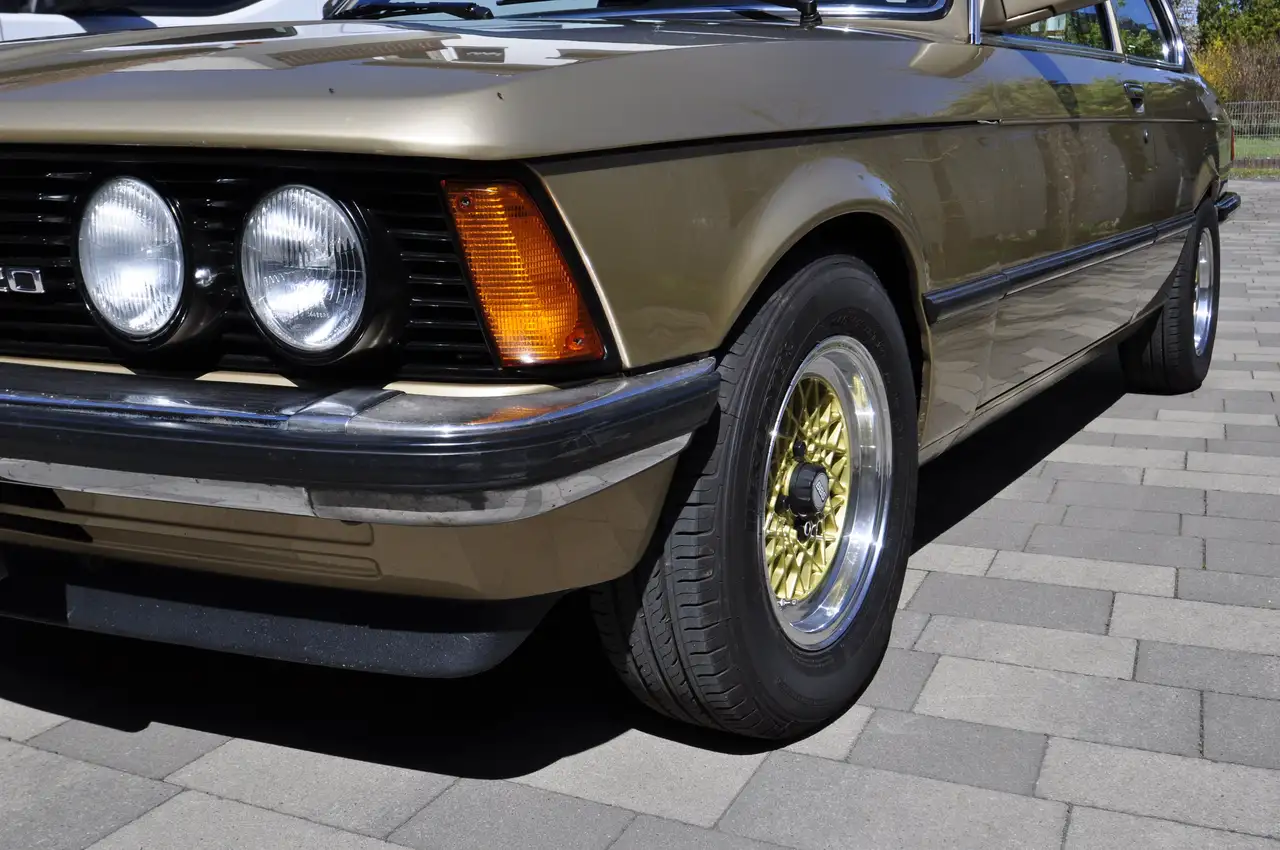 BMW 320 E21, foto 8