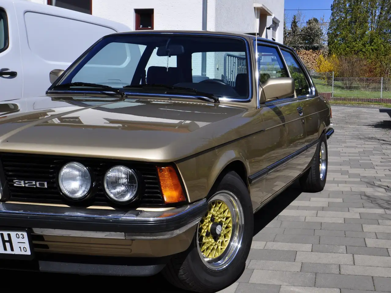 BMW 320 E21, foto 3