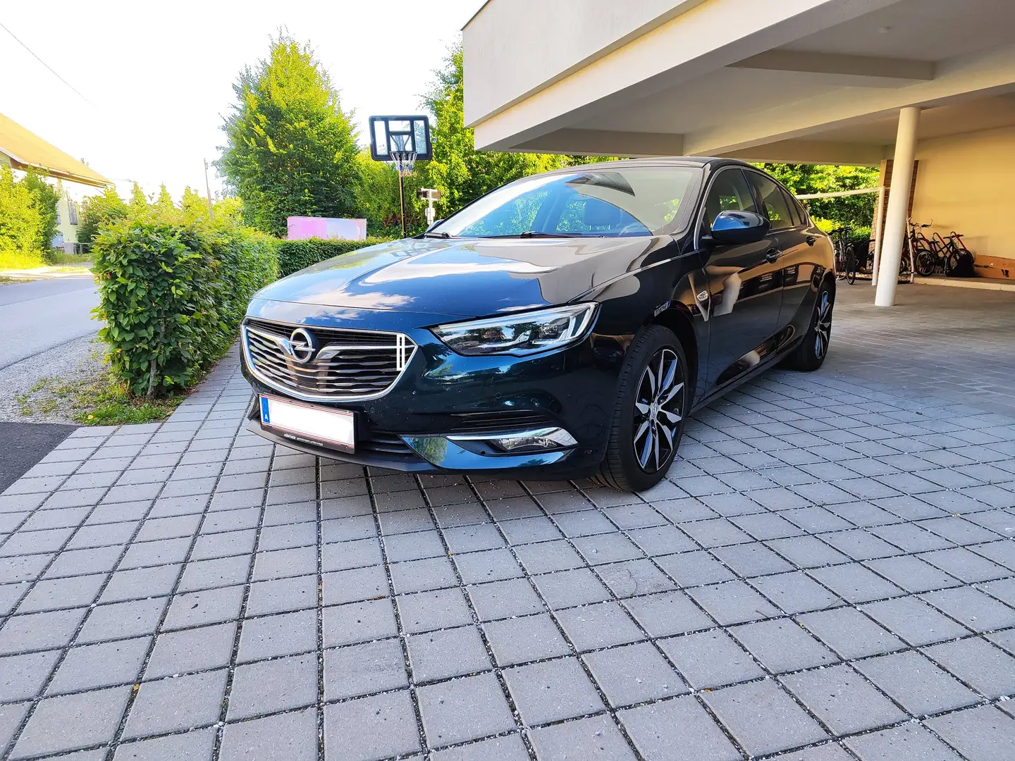 Opel Insignia Insignia Grand Sport 1,6 CDTI Innovation Grün - 1
