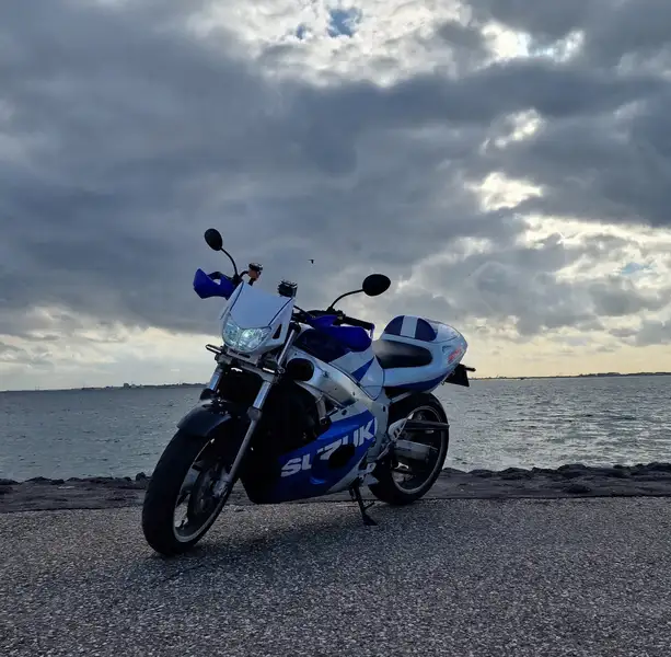 Suzuki GSX-R 600 - foto 2