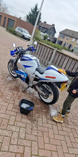 Suzuki GSX-R 600 - foto 7