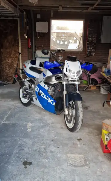 Suzuki GSX-R 600 - foto 6