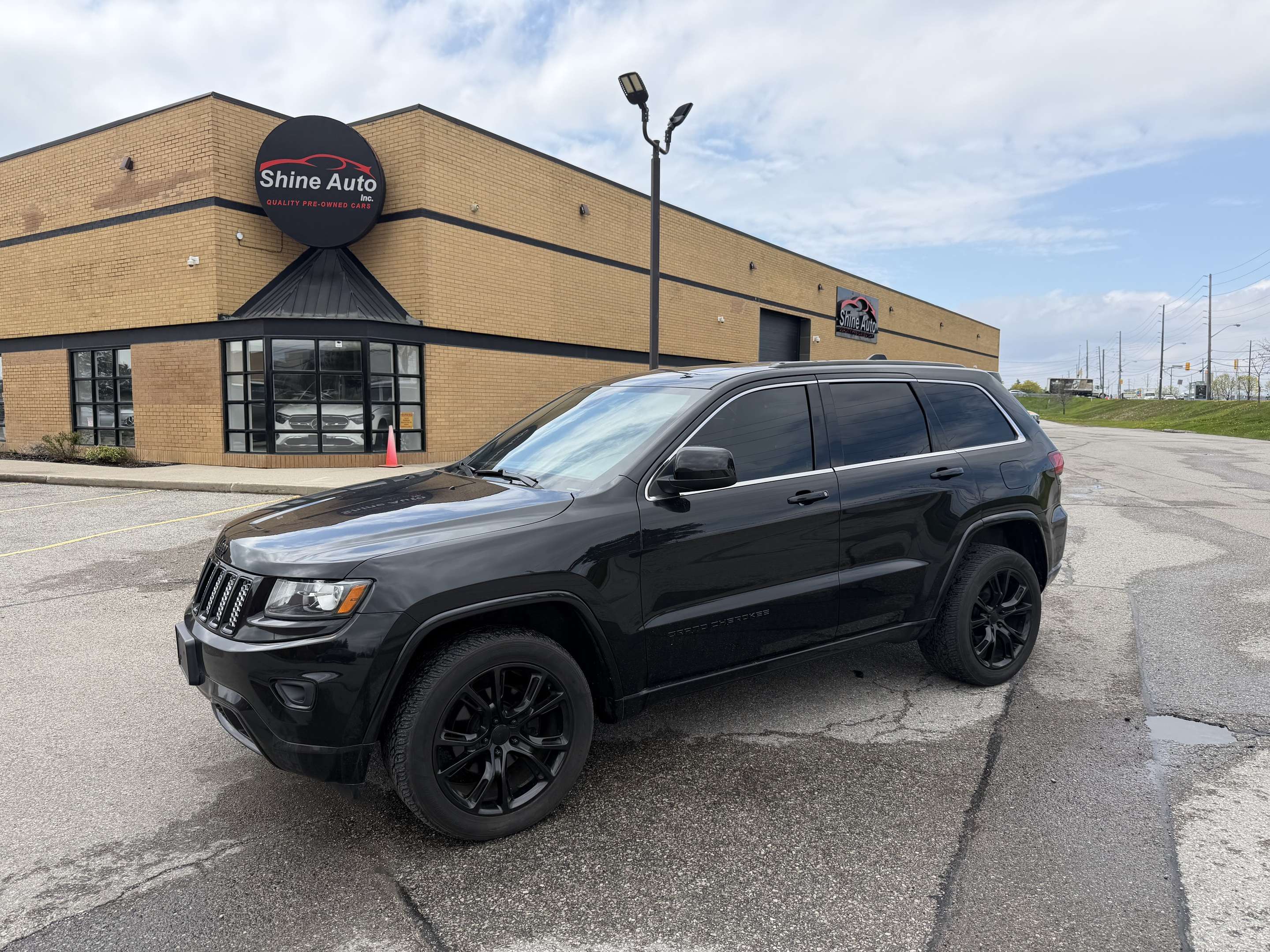 Black 2015 Jeep Grand Cherokee Laredo 4WD SUV / Crossover Four-Wheel Drive Automatic