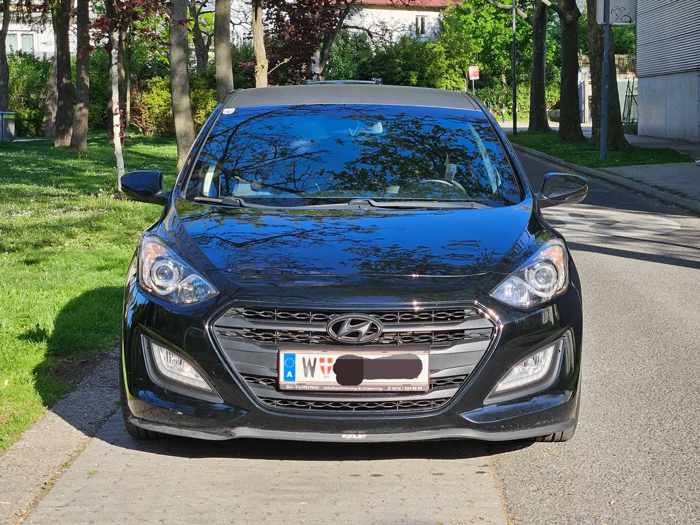 Hyundai i30 Hyundai i30 1.4 MPI Premium | Navi | Kamera | Sitz- & Lenkradheizung Schwarz - 2
