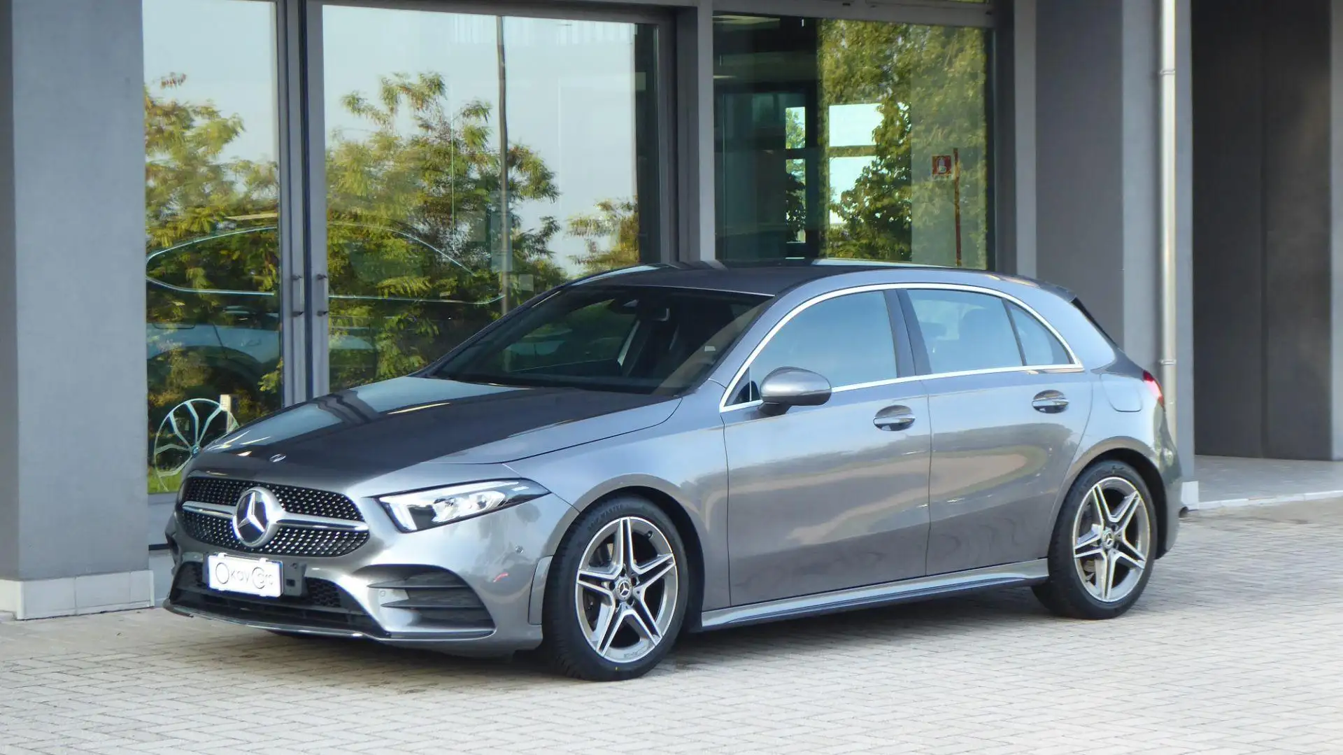 Mercedes-Benz A 180 d Automatic AMG Gris - 1