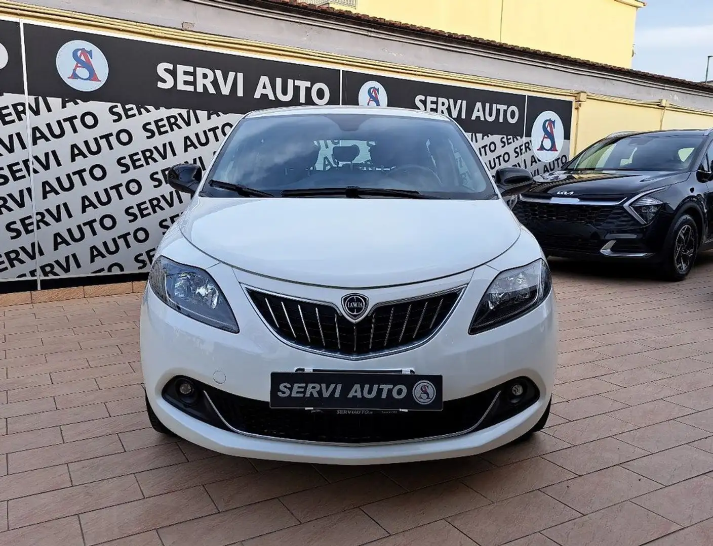Lancia Ypsilon 1.0 FireFly 5 porte S&S Hybrid Gold Bianco - 2