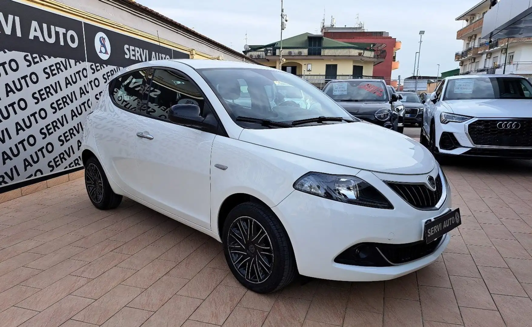 Lancia Ypsilon 1.0 FireFly 5 porte S&S Hybrid Gold Bianco - 1