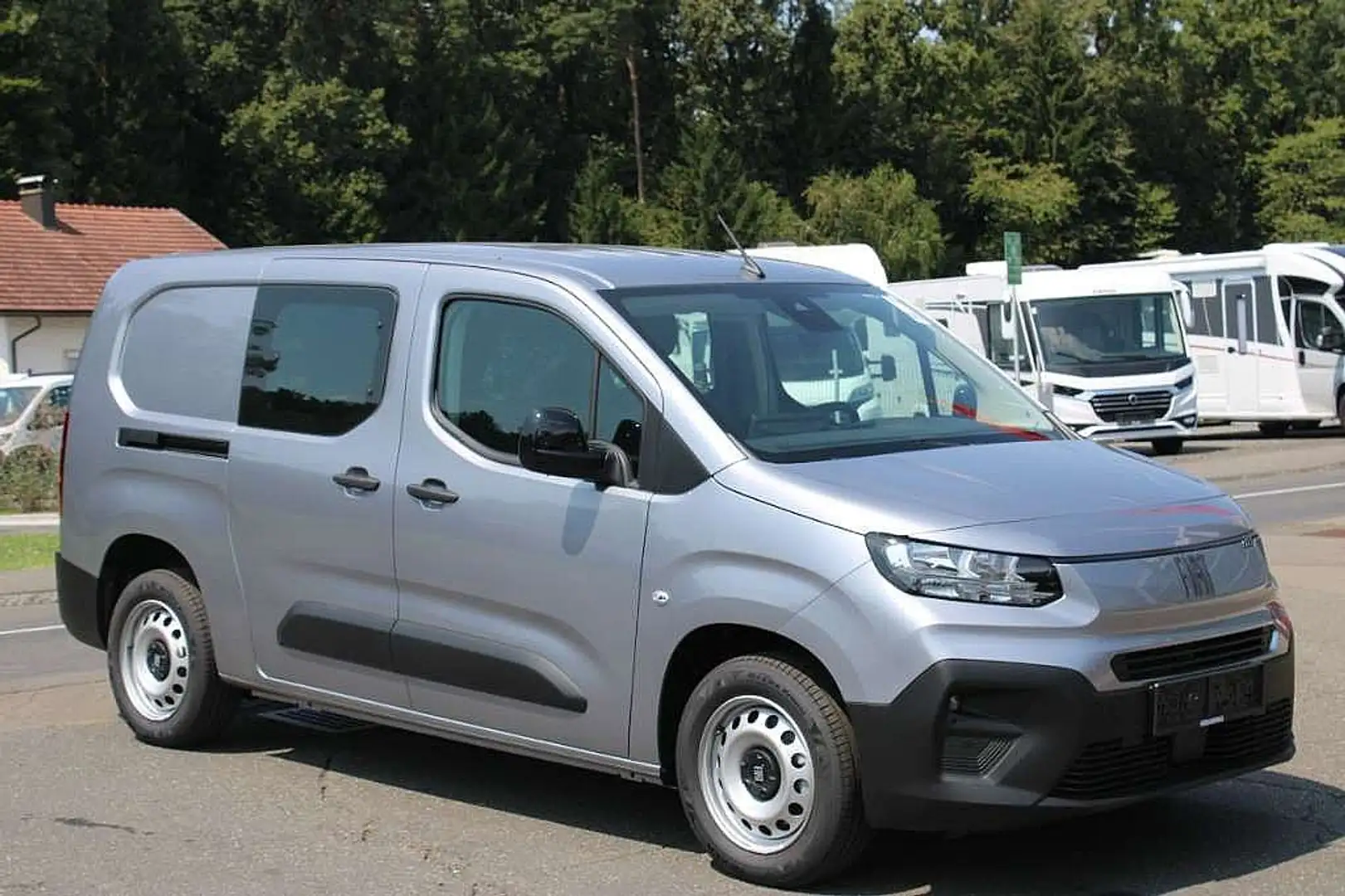 Fiat Doblo Doblo DoKa BlueHDi 130 EAT8 5-Sitzer - felxible... Silber - 1