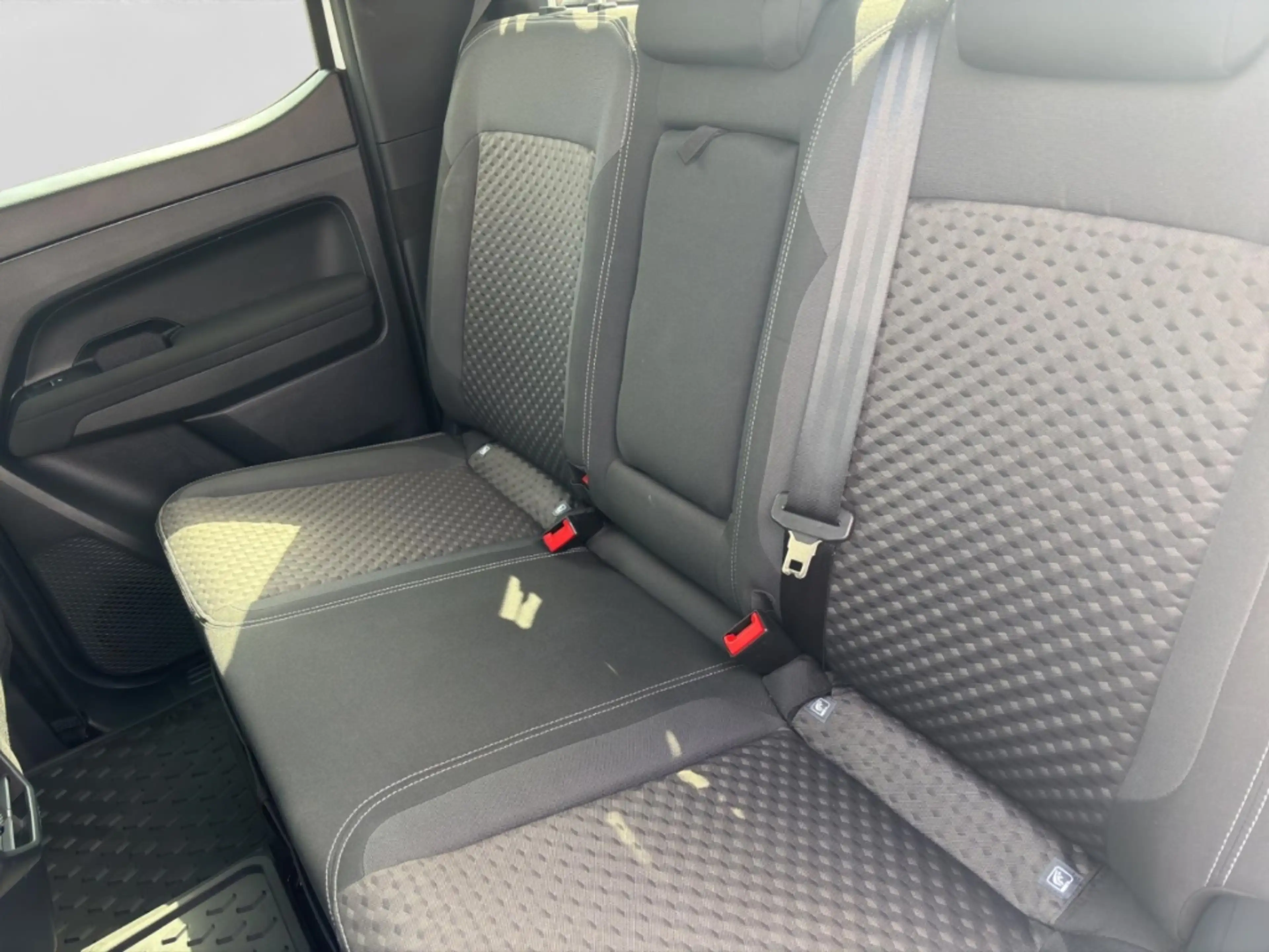 Volkswagen Amarok DC 2.0 TDI Life 4Motion Alu Matrix-LED AHK Kamera — photo 13