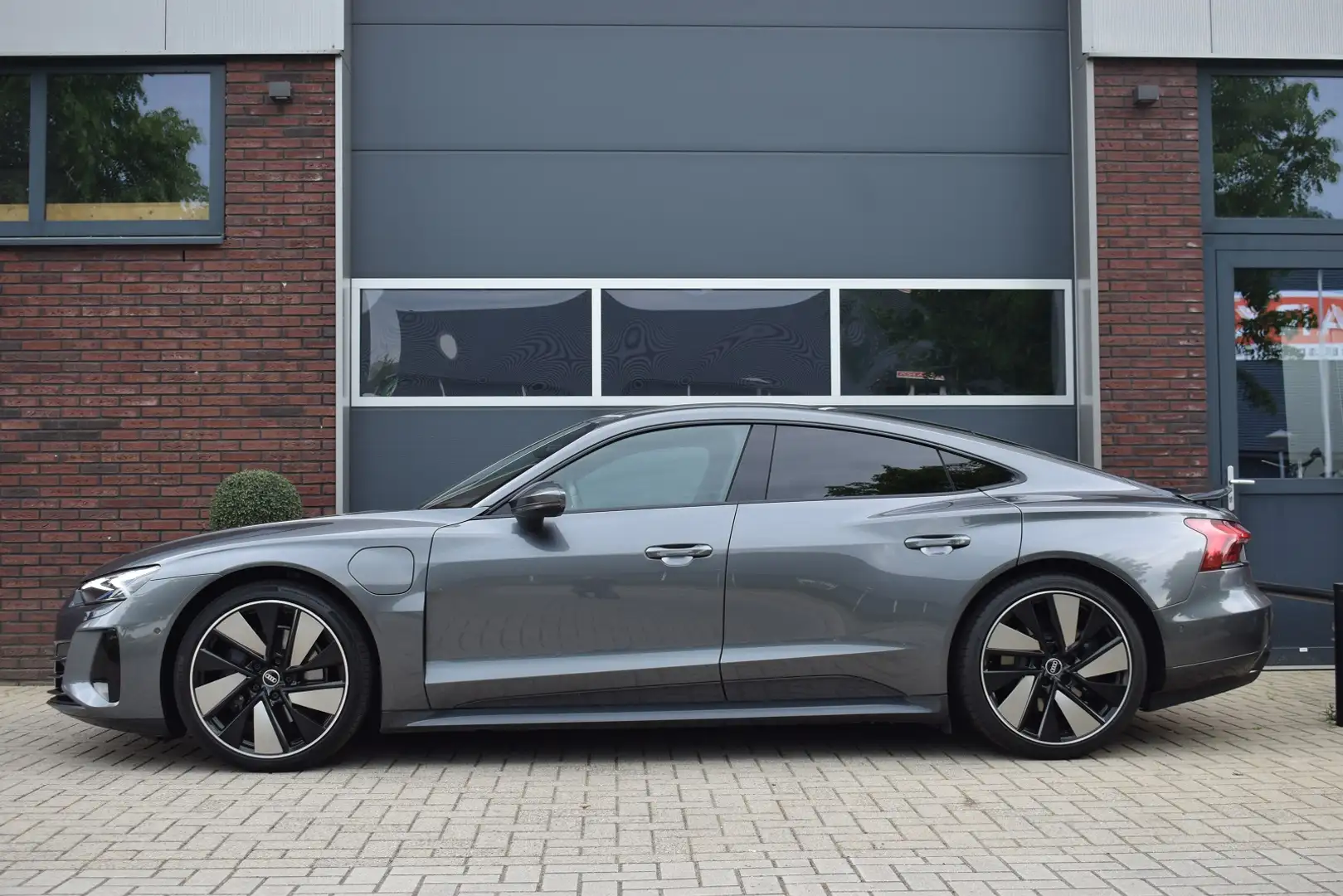 Audi e-tron GT edition 93 kWh | 4-wielbesturing | Leer | B&O | He Gri - 2