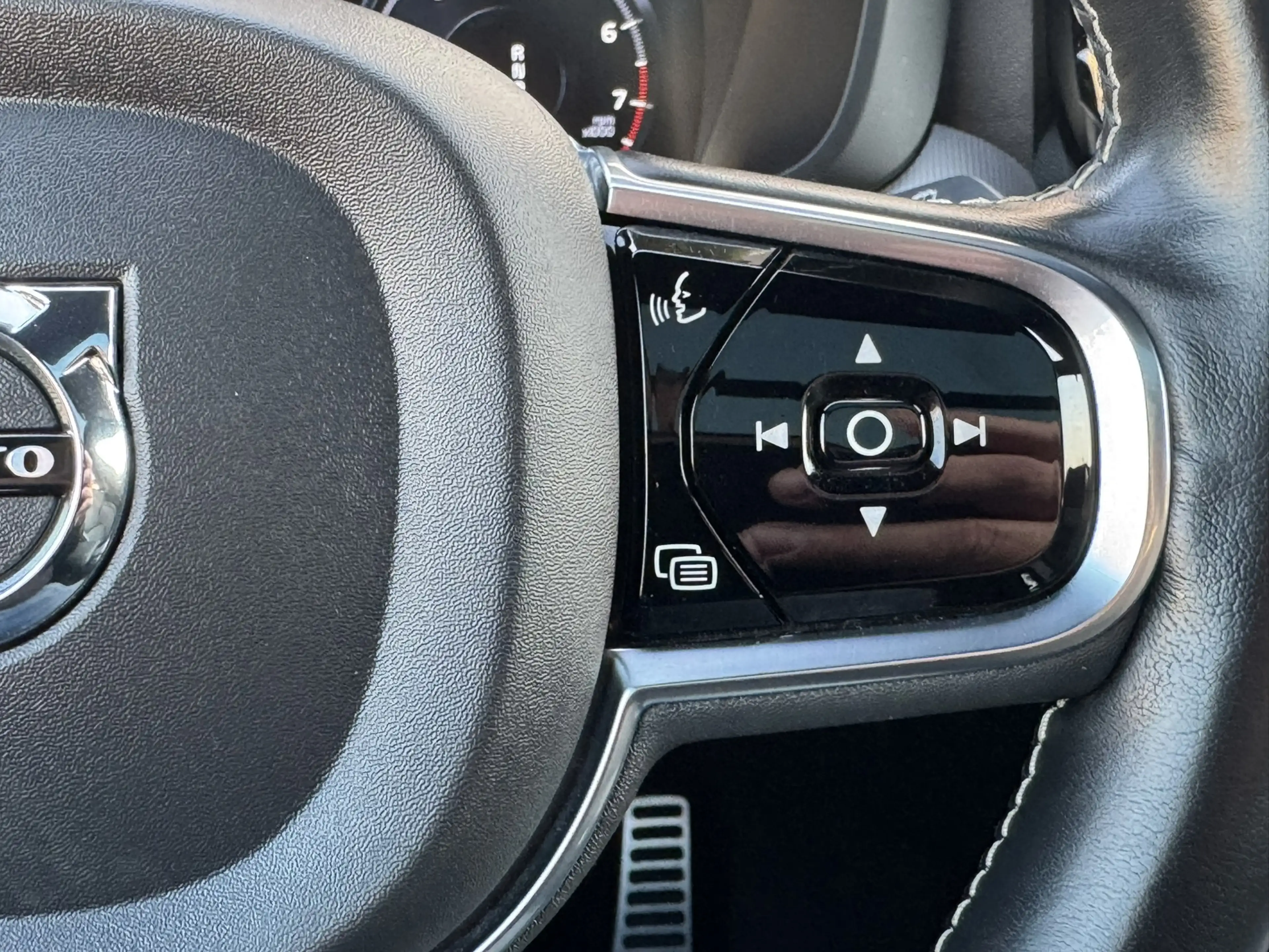Volvo XC60 2.0 B4 Business R -Line Pro Panodak Volleder Adapt — photo 47