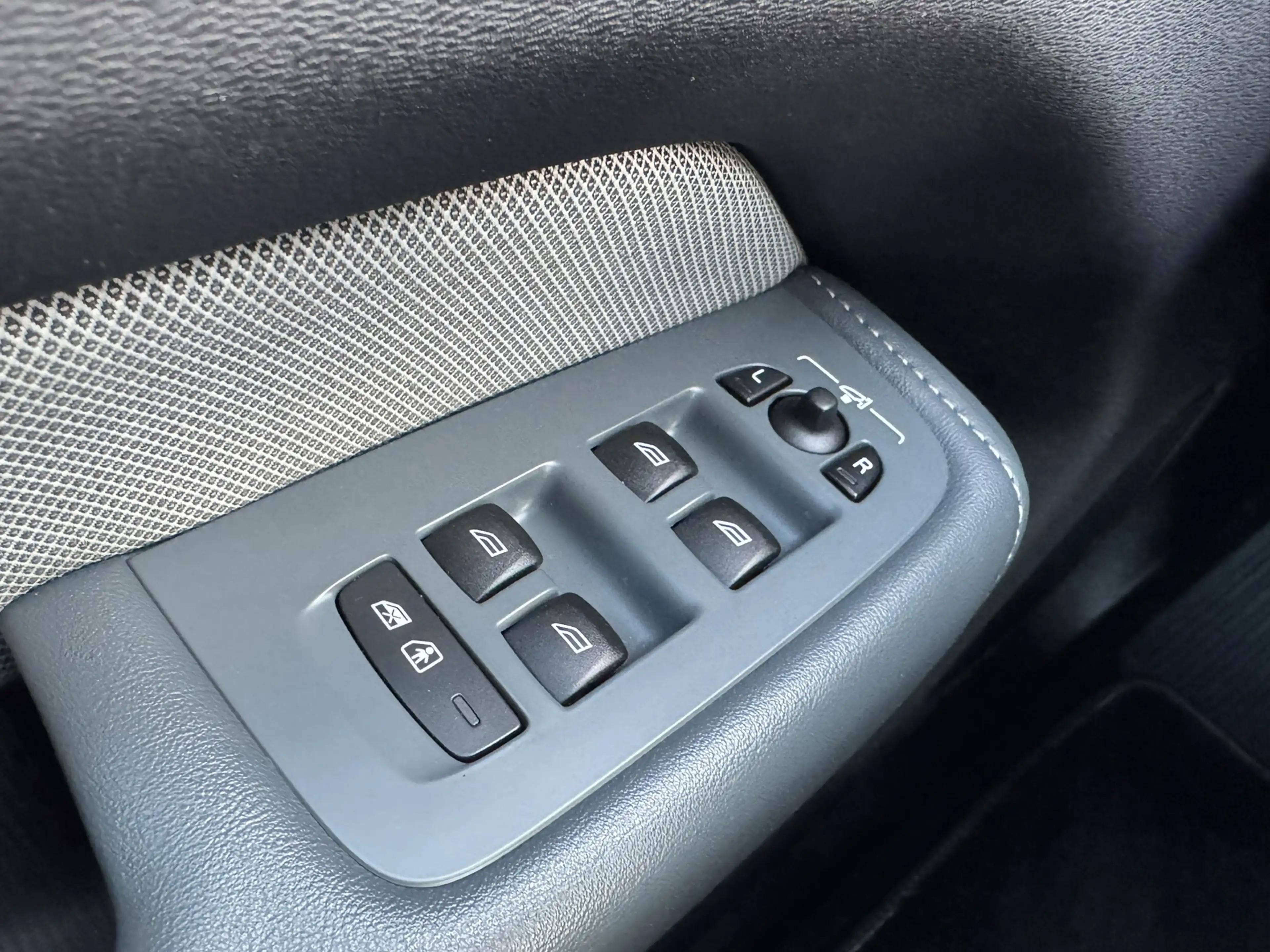 Volvo XC60 2.0 B4 Business R -Line Pro Panodak Volleder Adapt — photo 43
