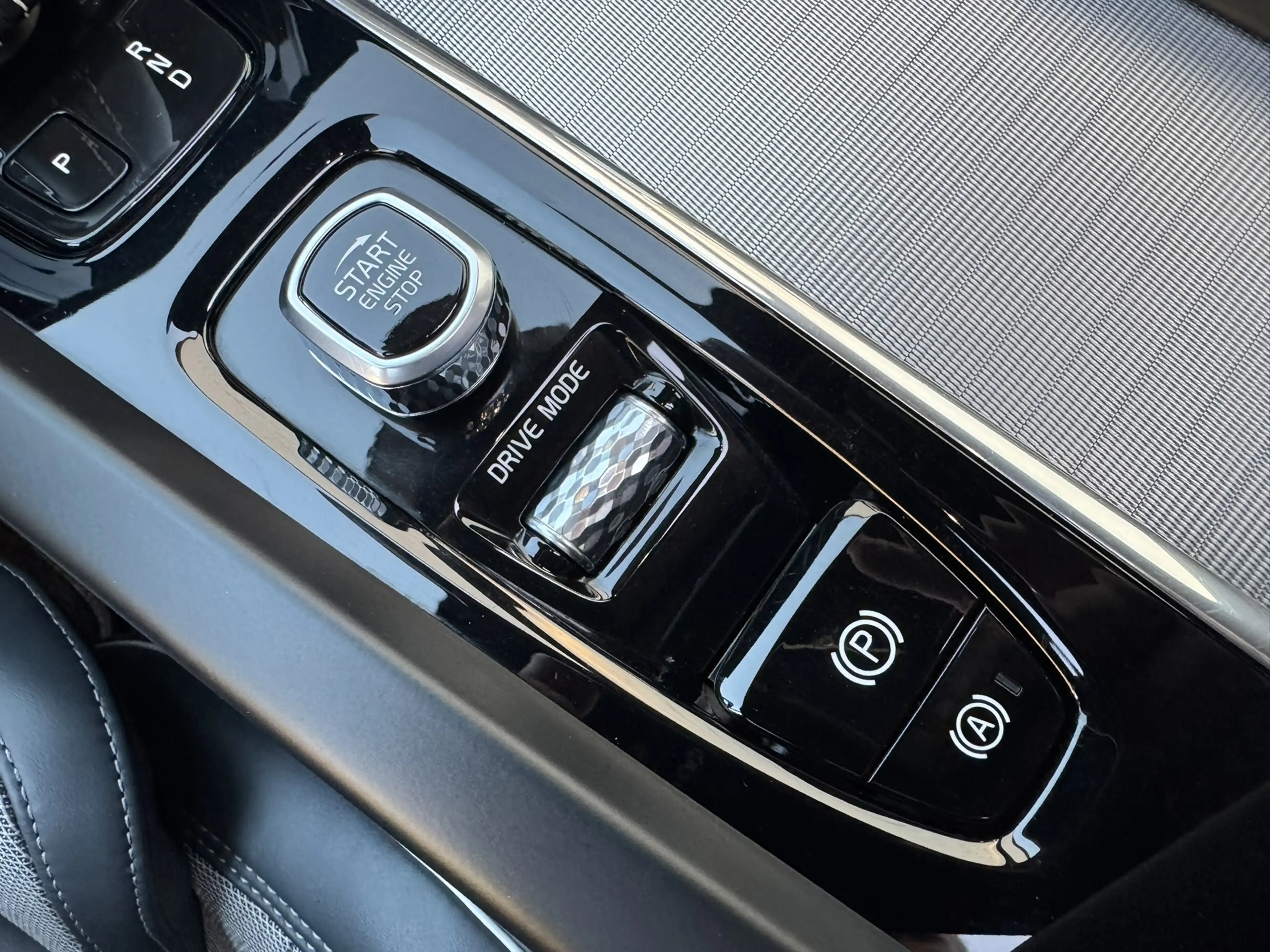 Volvo XC60 2.0 B4 Business R -Line Pro Panodak Volleder Adapt — photo 39