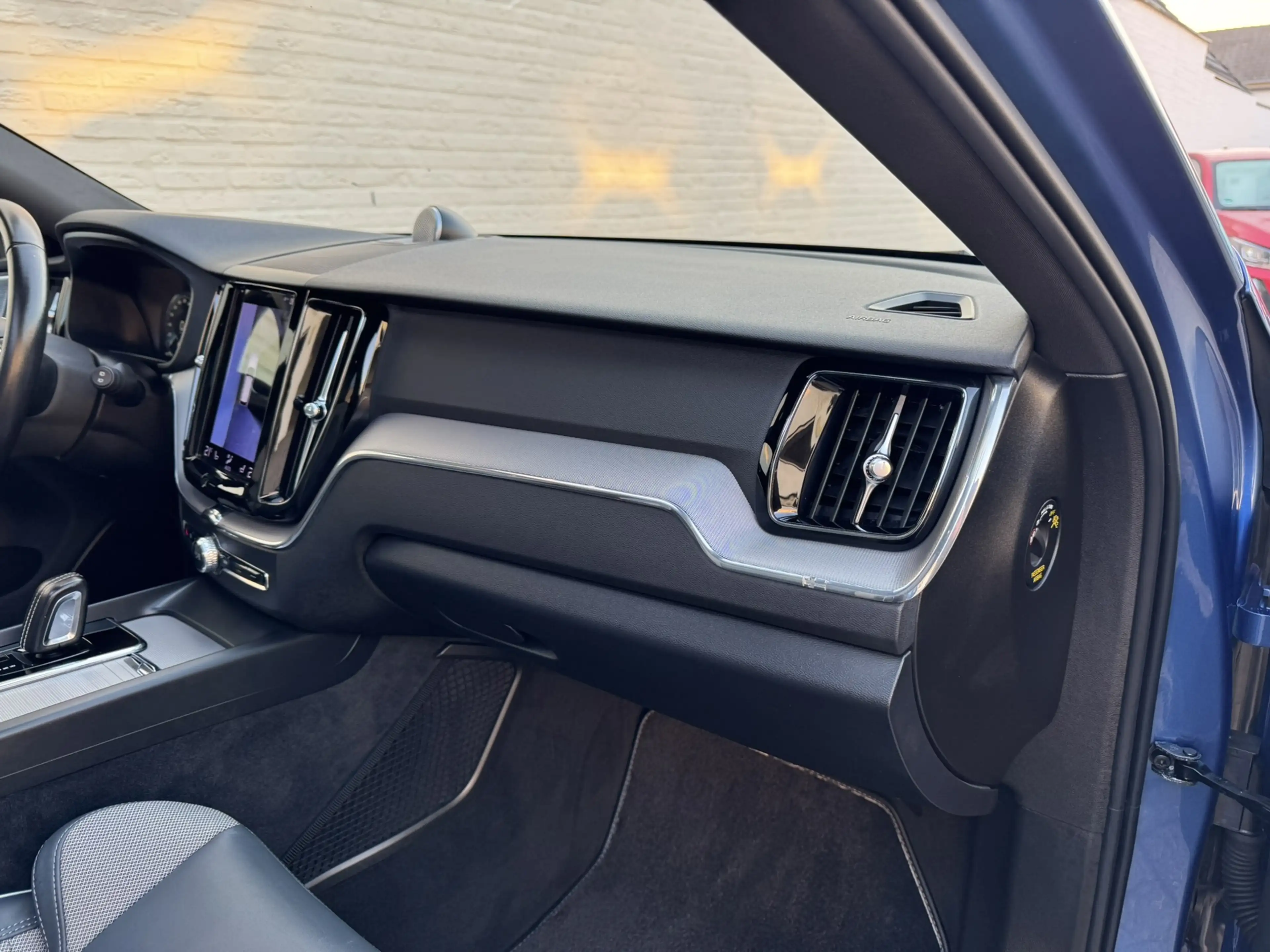 Volvo XC60 2.0 B4 Business R -Line Pro Panodak Volleder Adapt — photo 24