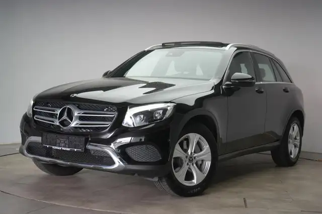 Mercedes-Benz 300 view 3
