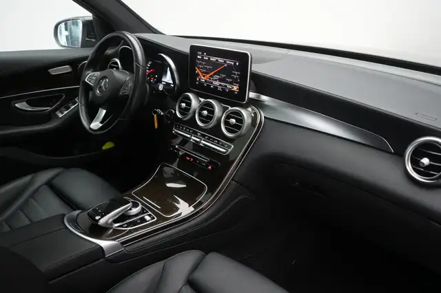 Mercedes-Benz 300 view 8