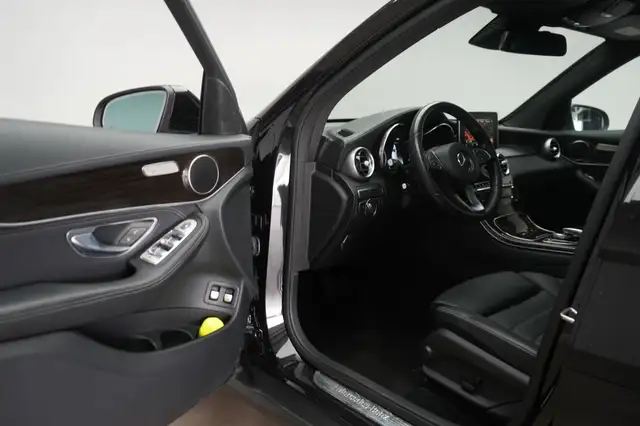 Mercedes-Benz 300 view 12