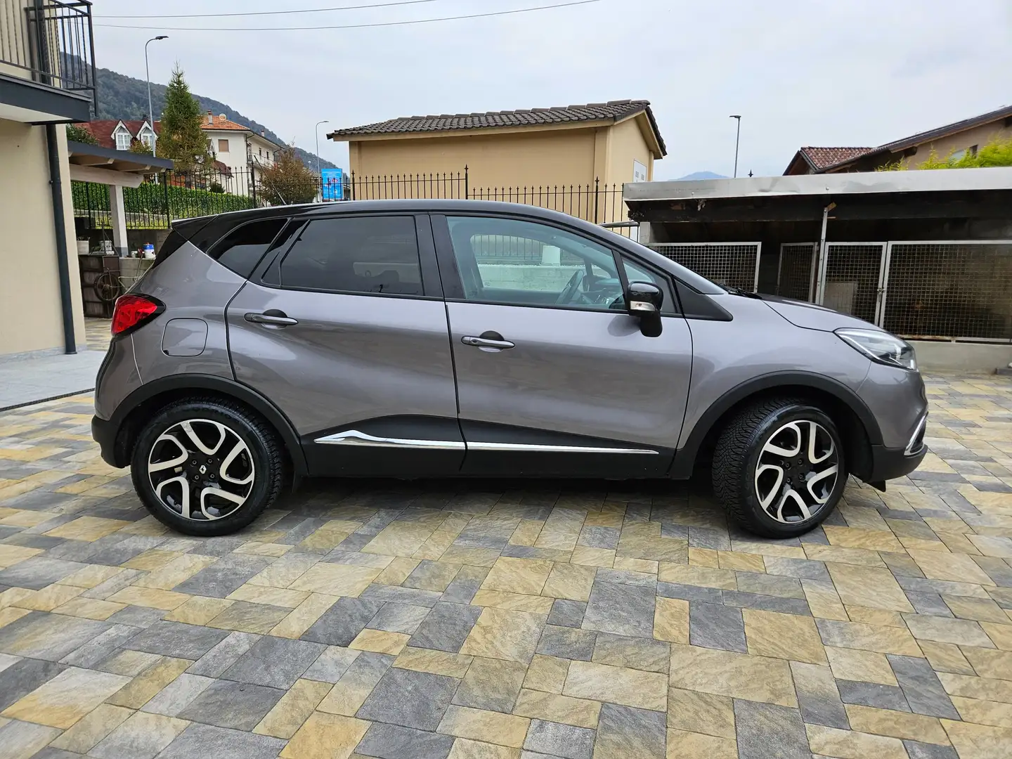 Renault Captur Captur I 2013 0.9 tce energy R-Link s Grigio - 2