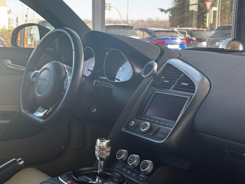 Audi R8 Coupe 4.2 FSI quattro "Xenon/PDC/V10-Umbau" — photo 14