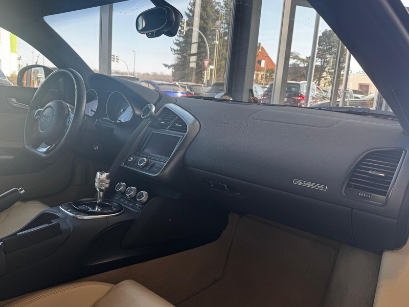 Audi R8 Coupe 4.2 FSI quattro "Xenon/PDC/V10-Umbau" — photo 15