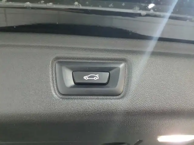 BMW 3 Series view 16