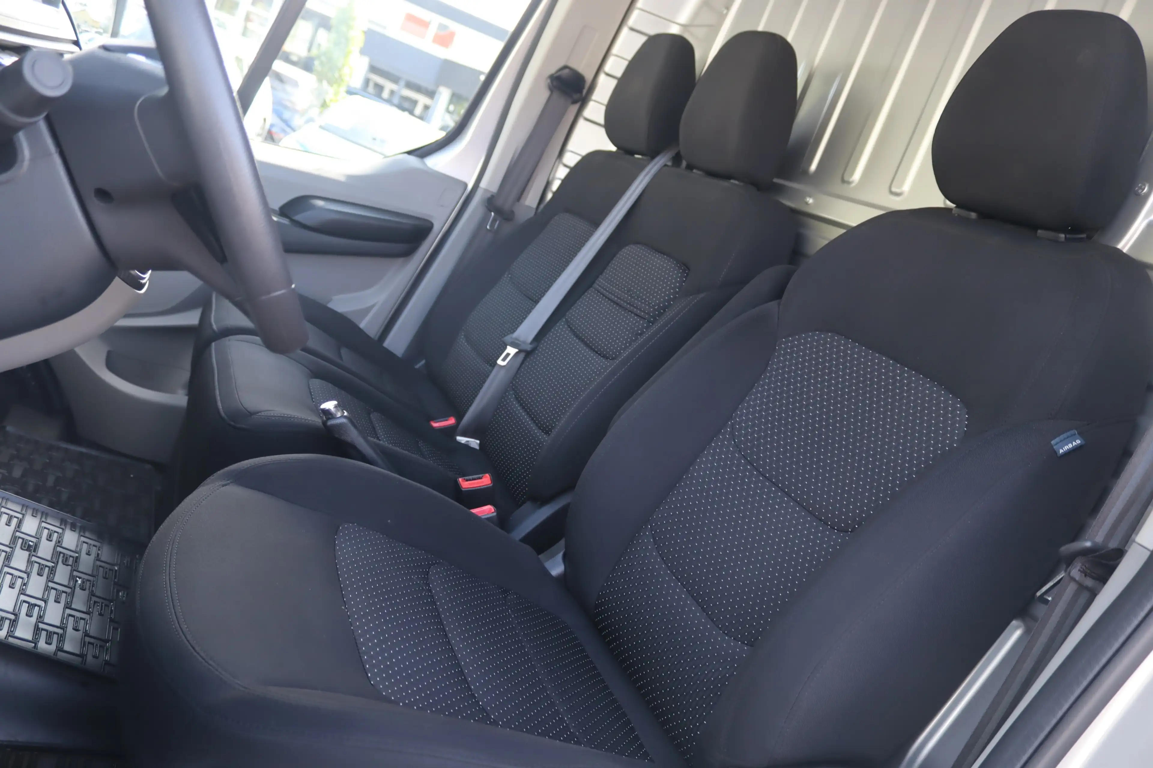 Maxus Deliver 9 AHK-Kamera-Temp.-Bluetooth-Spurhalte- — photo 9