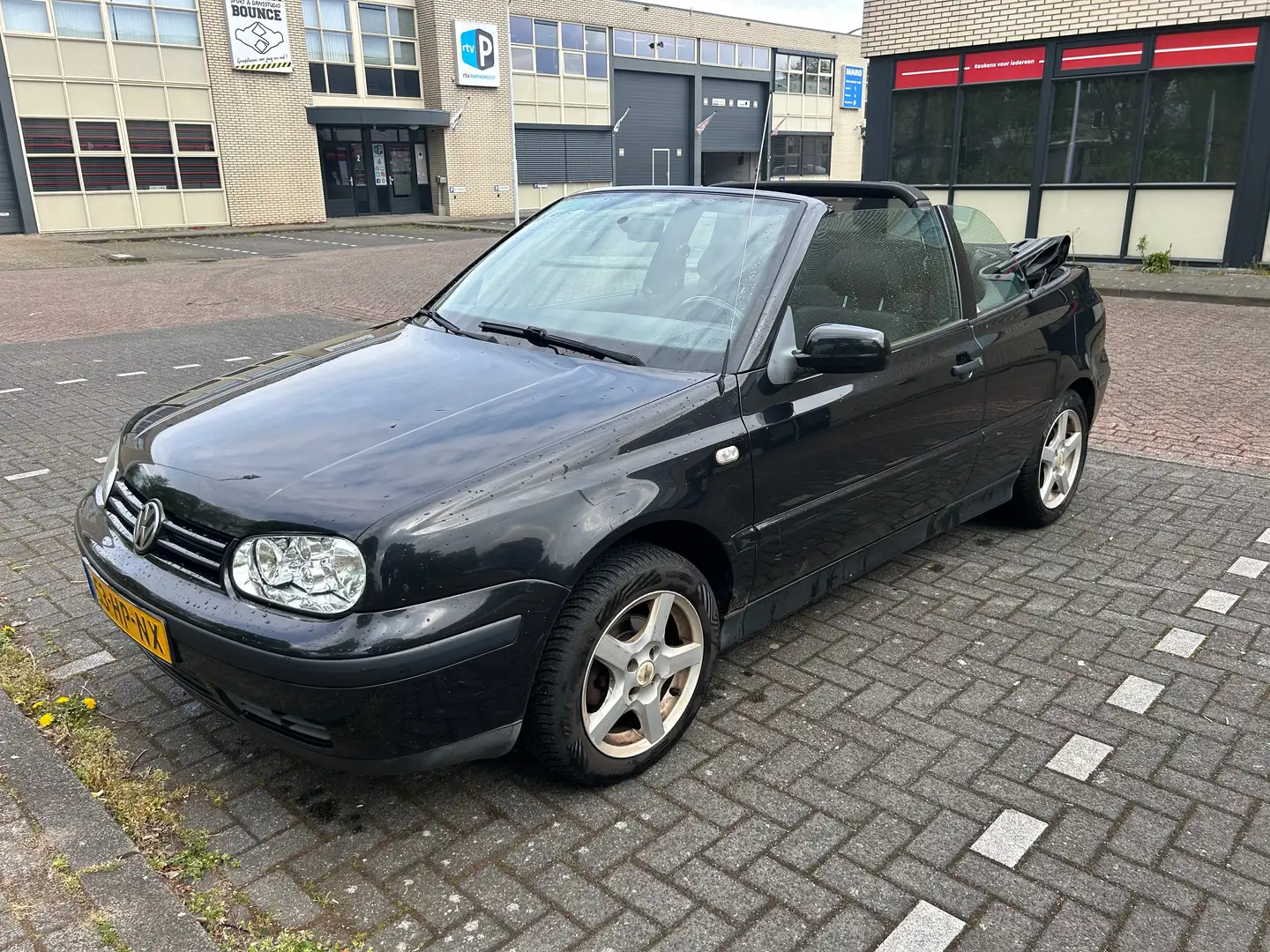 Volkswagen Golf Cabriolet Golf Cabriolet 2.0 Trendline Negru - 2