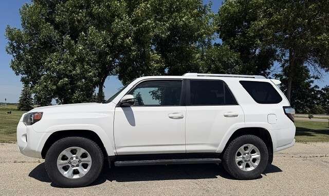 2017 Toyota 4Runner SR5 4WD 7 PASSENGER | WARRANTY INCLUDED — снимка 1