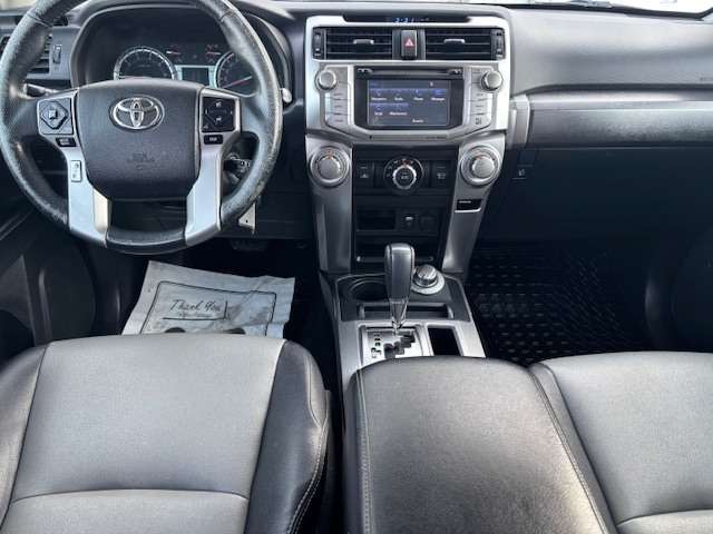 2017 Toyota 4Runner SR5 4WD 7 PASSENGER | WARRANTY INCLUDED — снимка 1