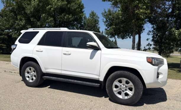 2017 Toyota 4Runner SR5 4WD 7 PASSENGER | WARRANTY INCLUDED