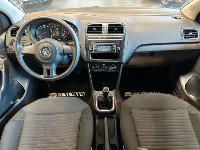 Volkswagen Polo view 2