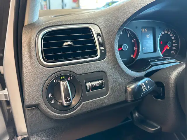 Volkswagen Polo view 6