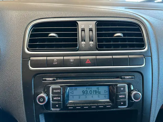 Volkswagen Polo view 11