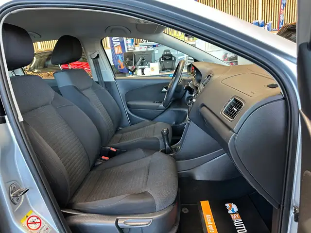 Volkswagen Polo view 4